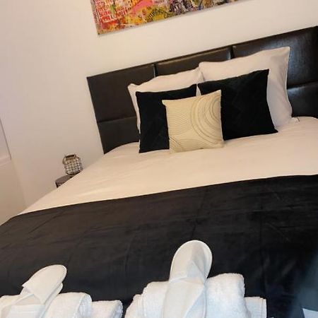 L'AppartE Black Superbe Appartement Pop ! Besancon Exterior photo
